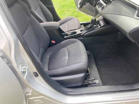 Used 2020 Toyota Corolla LE image 4