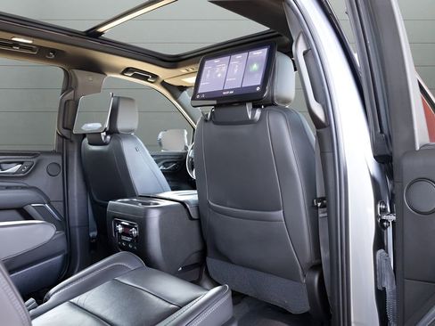 Used 2021 GMC Yukon XL Denali w/ Denali Ultimate Package AWD/4WD image 79