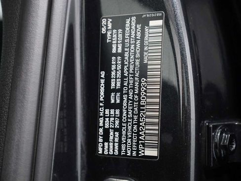 Used 2020 Porsche Macan AWD/4WD image 44