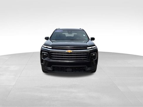 Used 2025 Chevrolet Traverse LT image 10