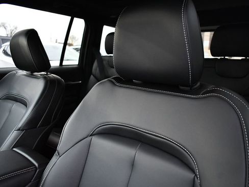 New 2025 Jeep Grand Cherokee Limited w/ Black Appearance Package image 11