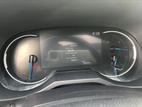 Used 2023 Toyota RAV4 SE image 25