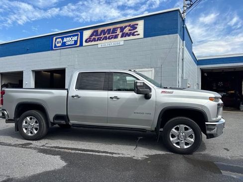 Used 2020 Chevrolet Silverado 2500 LTZ w/ LTZ Premium Package AWD/4WD image 8