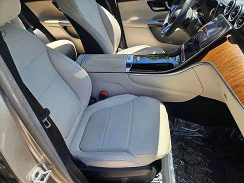 Certified 2023 Mercedes-Benz GLC 300 image 19