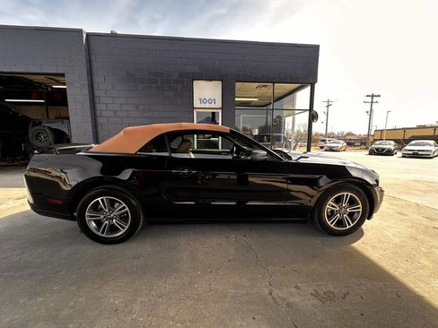 Used 2010 Ford Mustang Premium image 9
