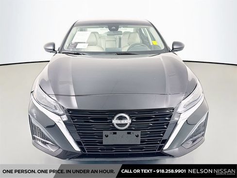 Certified 2025 Nissan Altima 2.5 SV FWD image 2