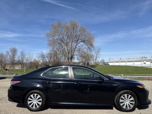 Used 2020 Toyota Camry LE w/ Fleet Convenience Package image 2