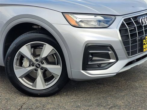 Used 2023 Audi Q5 2.0T Premium w/ Convenience Package image 9