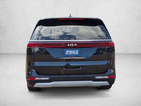 Used 2024 Kia Carnival LX FWD image 6