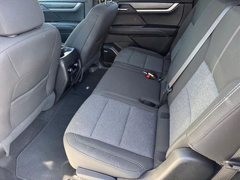 Used 2025 GMC Acadia Elevation image 11