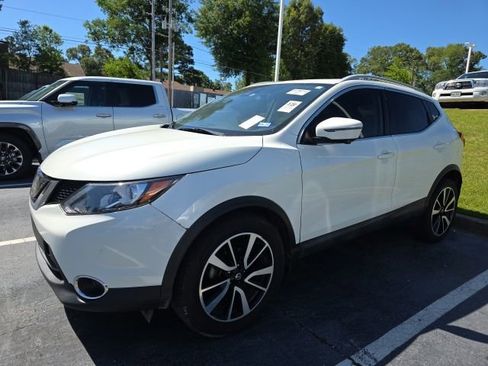 Used 2018 Nissan Rogue Sport SL w/ SL Premium Package FWD image 4
