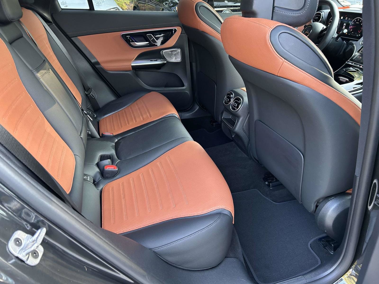 Used 2024 Mercedes-Benz GLC 300 4MATIC image 43