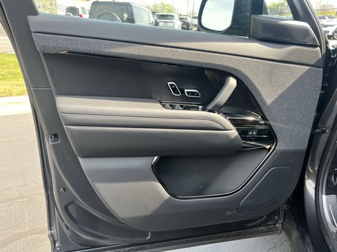 Used 2025 Land Rover Range Rover Sport Autobiography image 16