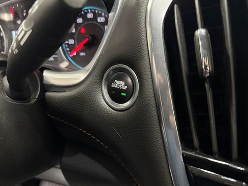 Used 2019 Chevrolet Traverse LT image 20