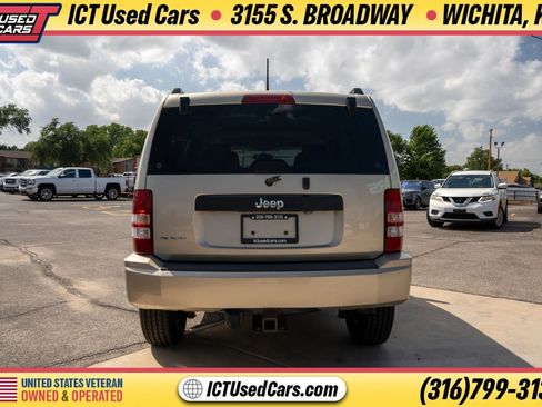Used 2010 Jeep Liberty Sport w/ Popular Equipment Group AWD/4WD image 4