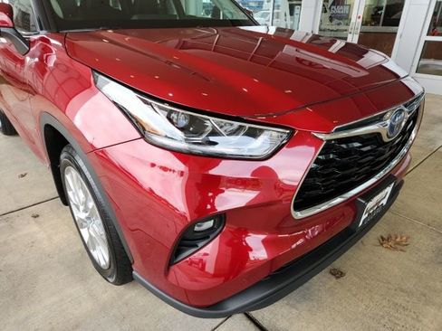 Used 2022 Toyota Highlander Limited AWD/4WD image 8