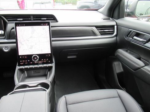 Used 2025 GMC Terrain Elevation w/ Elevation Premium Package image 14