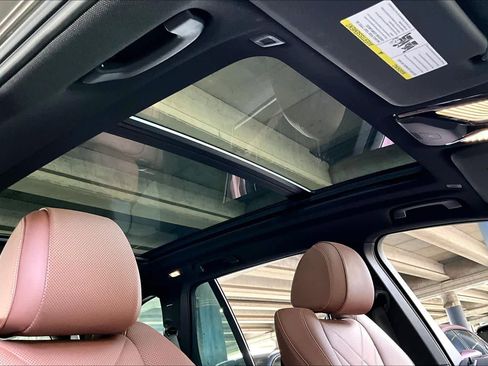 Used 2023 BMW X5 sDrive40i w/ Premium Package image 13