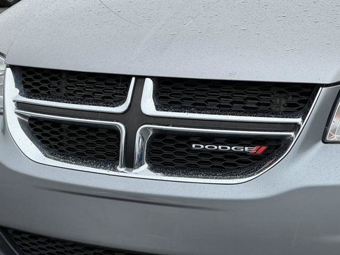 Used 2019 Dodge Grand Caravan SXT FWD image 7