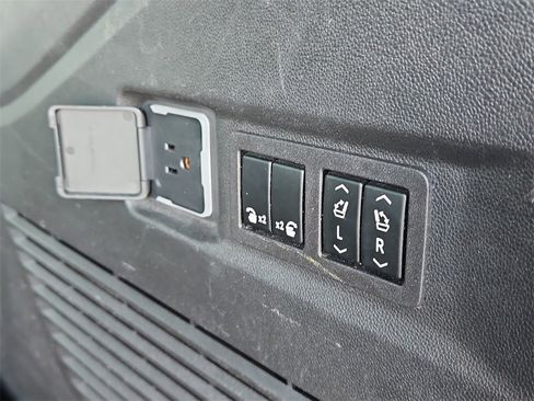 Used 2023 Chevrolet Tahoe Premier image 33