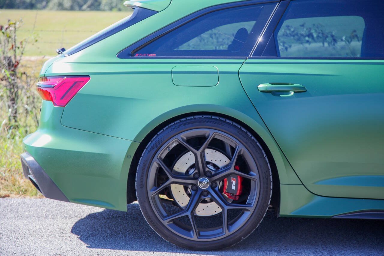 Used 2024 Audi RS 6 performance AWD/4WD image 9