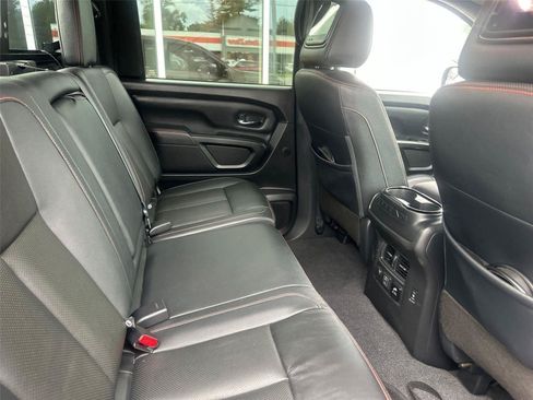 Used 2021 Nissan Titan PRO-4X w/ Pro-4x Convenience Package AWD/4WD image 14
