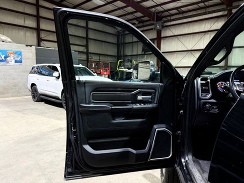 Used 2022 RAM 2500 Laramie AWD/4WD image 11