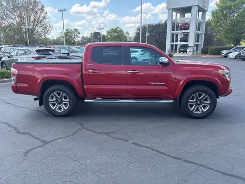 Used 2019 Toyota Tacoma Limited image 4
