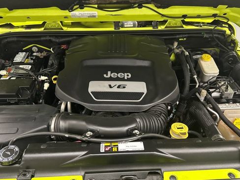Used 2016 Jeep Wrangler Unlimited Rubicon AWD/4WD image 11