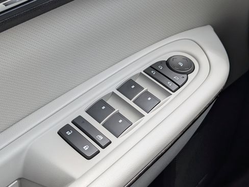 Used 2011 GMC Acadia Denali FWD image 25