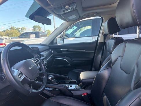 Used 2025 Kia Telluride S FWD image 8