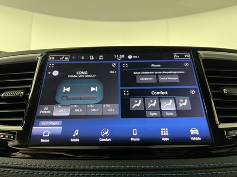 Used 2021 Chrysler Pacifica Touring-L image 27