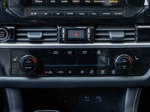 Certified 2024 Nissan Pathfinder SL image 13