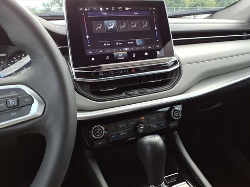Used 2025 Jeep Compass Limited AWD/4WD image 27