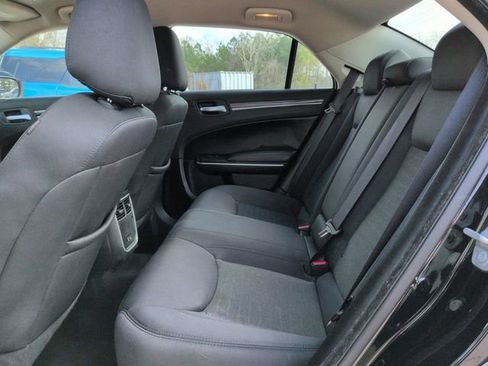 Used 2022 Chrysler 300 Touring image 13