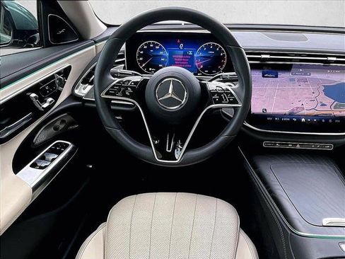 Used 2024 Mercedes-Benz E 350 4MATIC Sedan image 7