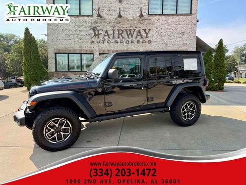 Used 2025 Jeep Wrangler Unlimited Rubicon w/ Convenience Group AWD/4WD image 1