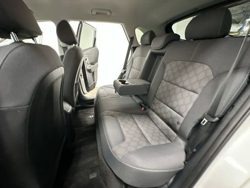Used 2017 Kia Niro LX image 17