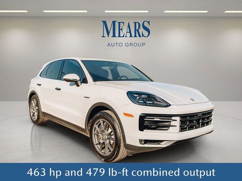Used 2024 Porsche Cayenne w/ Premium Package image 4