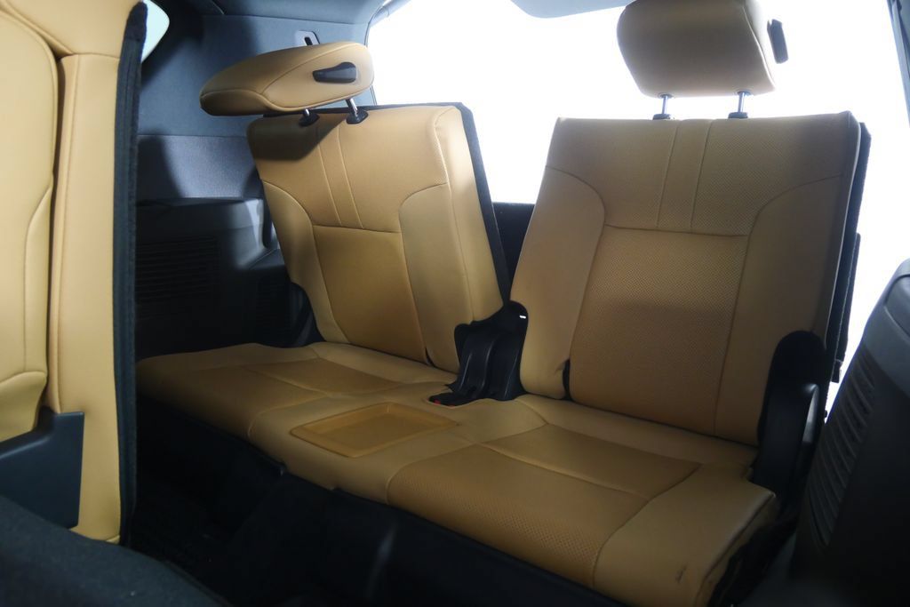 Used 2026 Lexus LX 700h Luxury w/ Appearance Package AWD/4WD image 18