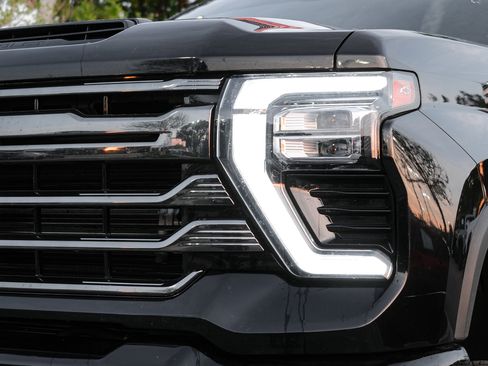 Used 2024 Chevrolet Silverado 3500 High Country w/ High Country Premium Package AWD/4WD image 10