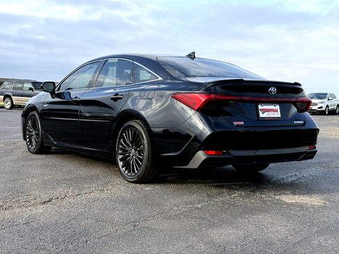 Used 2021 Toyota Avalon XSE image 6
