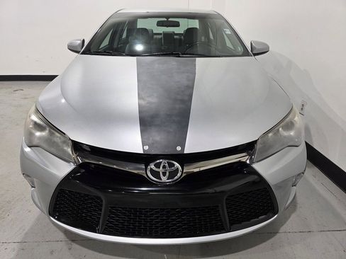 Used 2017 Toyota Camry SE image 10