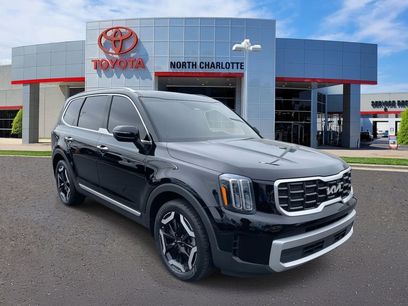 Used 2023 Kia Telluride S w/ S Sunroof Package