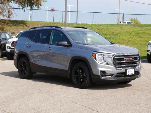Used 2023 GMC Terrain AT4 AWD/4WD image 4