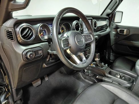 Used 2023 Jeep Wrangler Unlimited Sahara AWD/4WD image 25