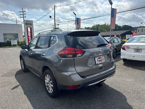 Used 2017 Nissan Rogue SV AWD/4WD image 4