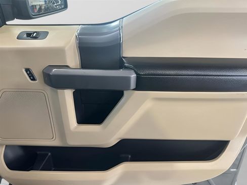 Used 2019 Ford F150 XLT w/ Equipment Group 302A Luxury AWD/4WD image 18