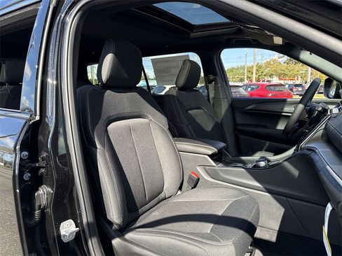 New 2025 Jeep Grand Cherokee L Laredo w/ Luxury Tech Group I image 27