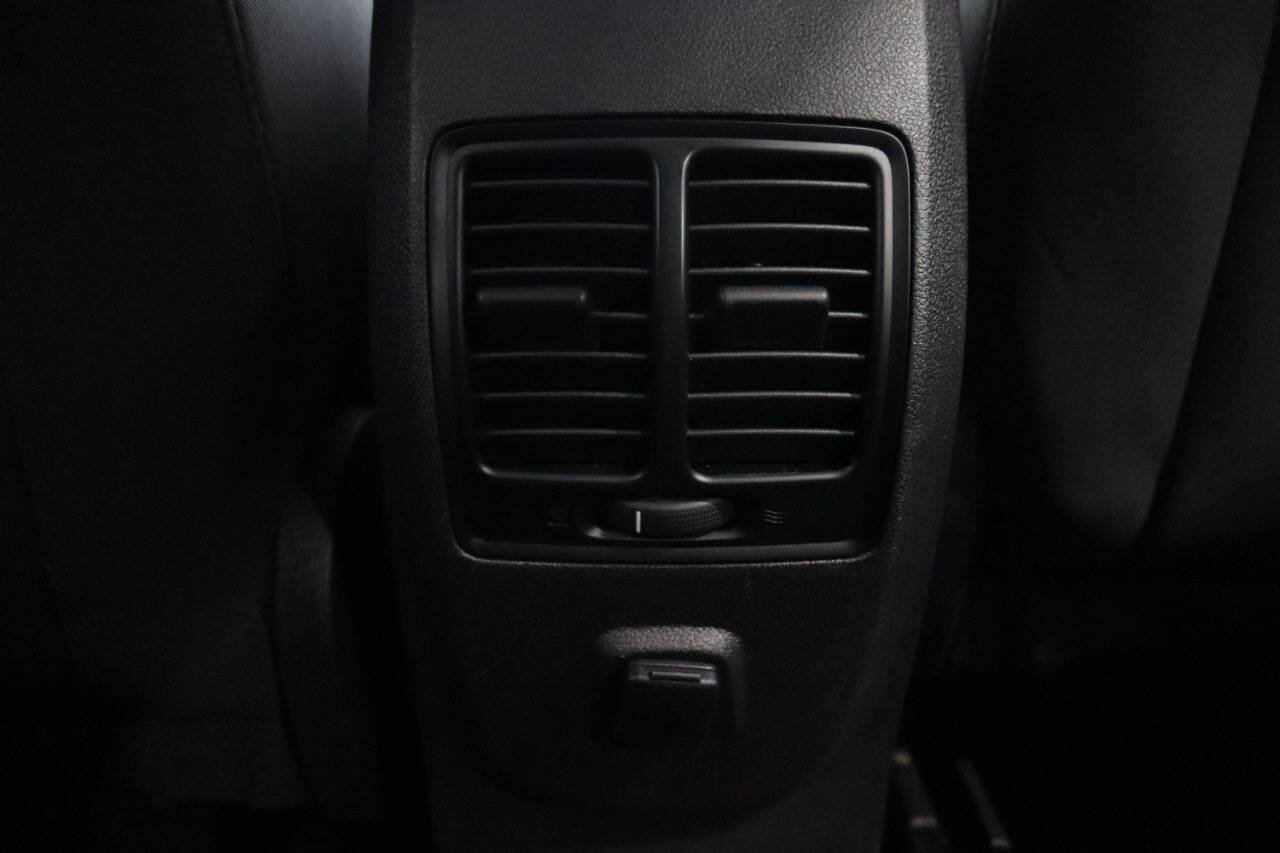 Used 2019 Ford Escape SE FWD image 25